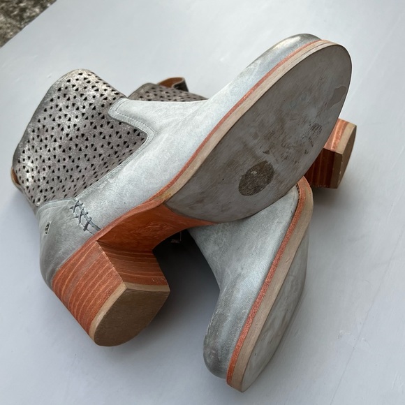 TRASK ankle boots with cut out details,grey size 7 - Picture 4 of 5